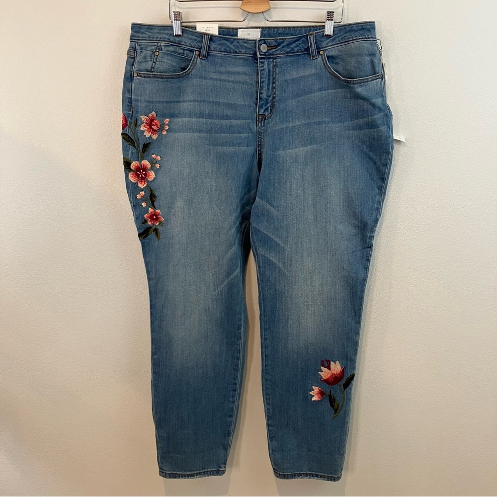 Caslon | Embroidered Floral Boyfriend Blue Caslon Jeans